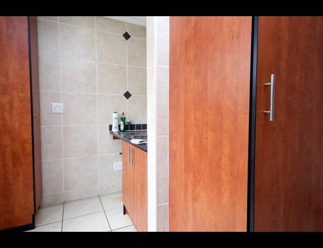 3 BEDROOM TOWNHOUSE FOR SALE IN THATCHFIELD